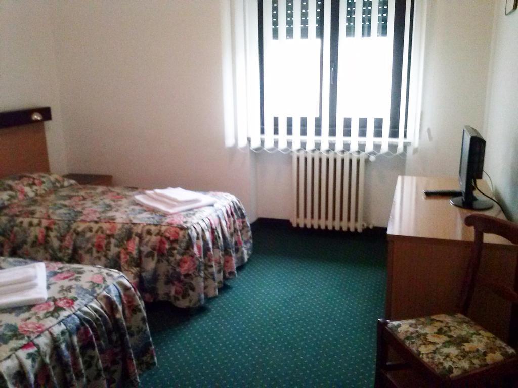 Hotel Cascata Pozzolo Formigaro Ngoại thất bức ảnh